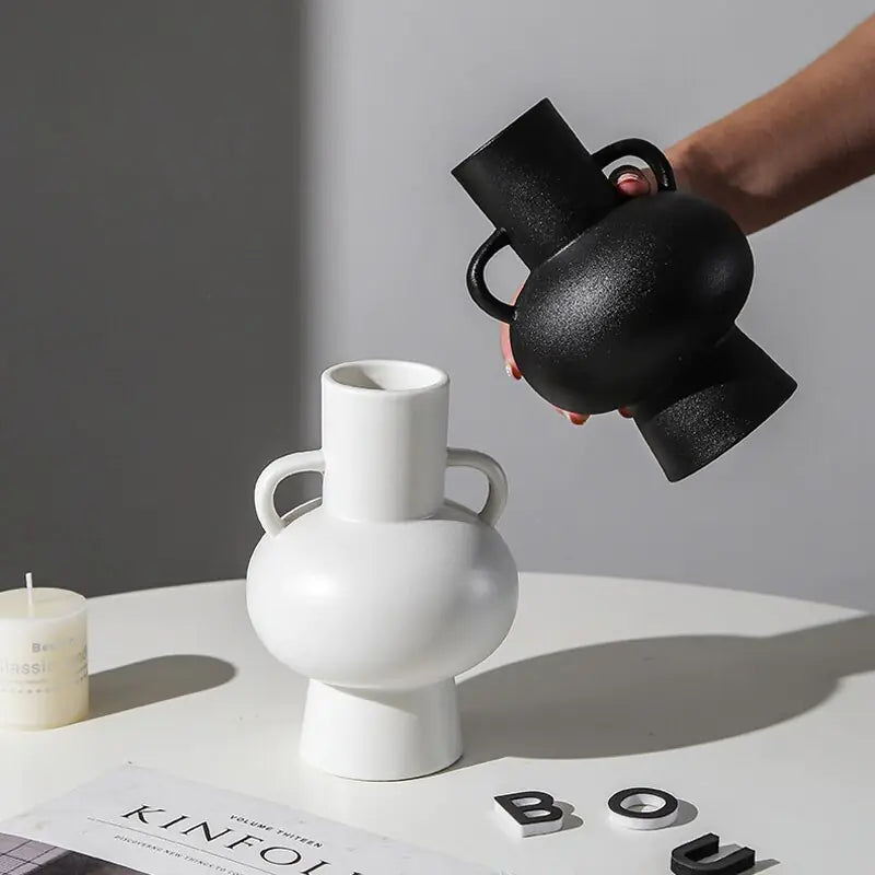 Taufora Halil - Minimalist Ceramic Vases