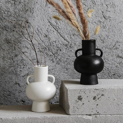 Taufora Halil - Minimalist Ceramic Vases